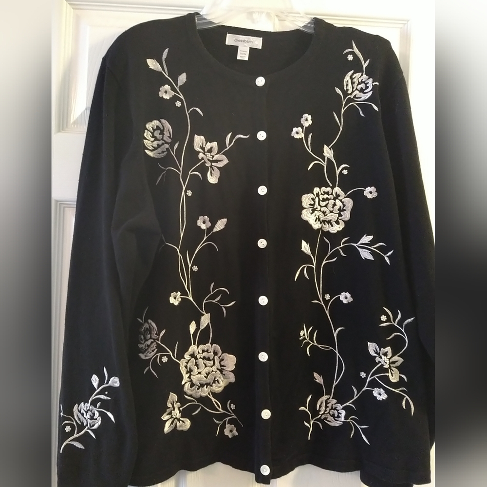 Vintage Sweater with appliqued flowers and pearls, Women's size 22